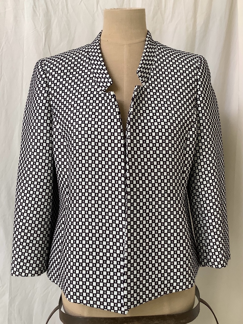 Kasper Blazer Jacket-Black and White Geometric Circle Pattern-Open Front-8P